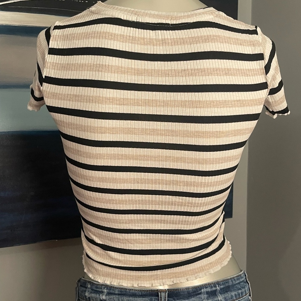 Striped Black, Cream & Tan Cropped Top Sz. Small - Picture 2 of 3